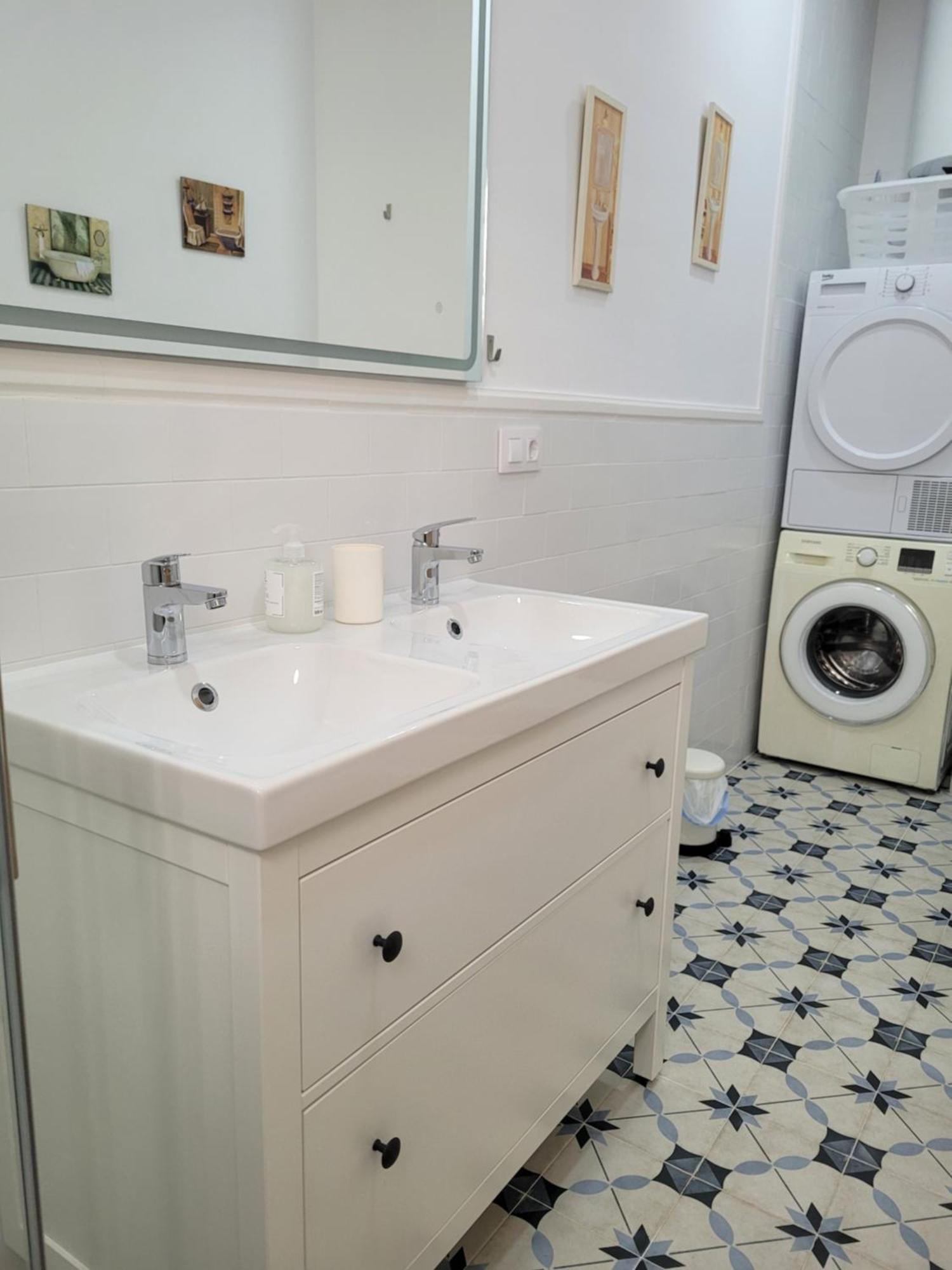 Apartamento Con Wifi, Patio Y Garaje Privado Alcalá de Guadaira Buitenkant foto